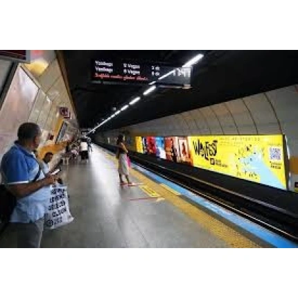 Metro İstasyonları Giriş Çıkış Mega Panolar
